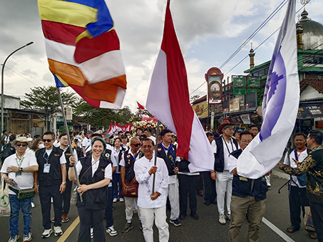 Kirab Waisak Potret Perjalanan Spiritual Sejati Umat Buddha